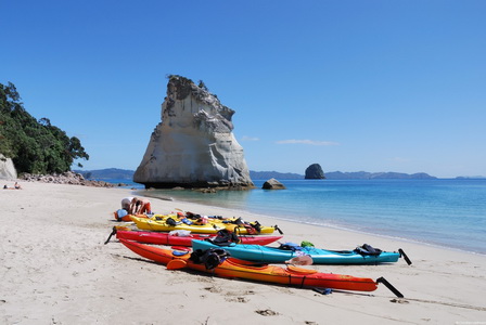 Cathedral Cove, Seekajaks